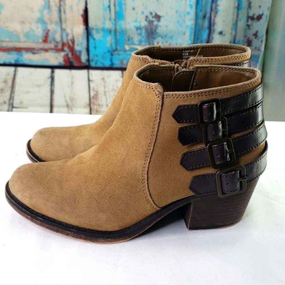 Coach and‎ Four Ivory Buckle Strap Ankle Boots